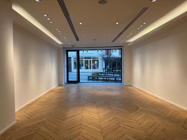 Local/bureau à louer NANCY (54) LOCAL COMMERCIAL / PROFESSIONNEL À FORT POTENTIEL