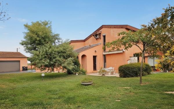 Maison à vendre    6 pièces • 230 m2 Lherm