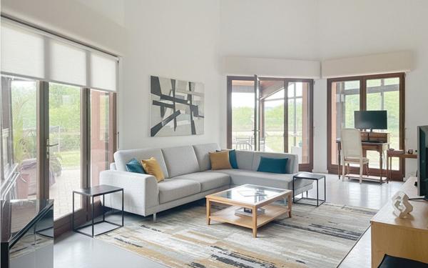Maison à vendre    6 pièces • 230 m2 Lherm