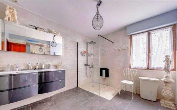 Maison à vendre    6 pièces • 230 m2 Lherm