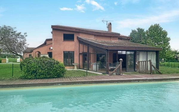 Maison à vendre    6 pièces • 230 m2 Lherm
