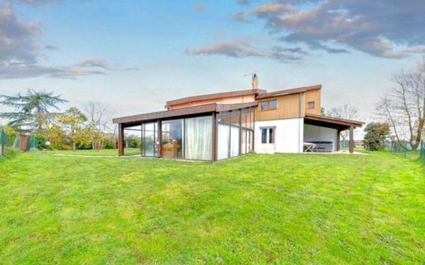 Maison à vendre    6 pièces • 230 m2 Lherm