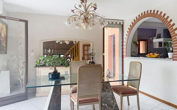 Maison à vendre    6 pièces • 230 m2 Lherm