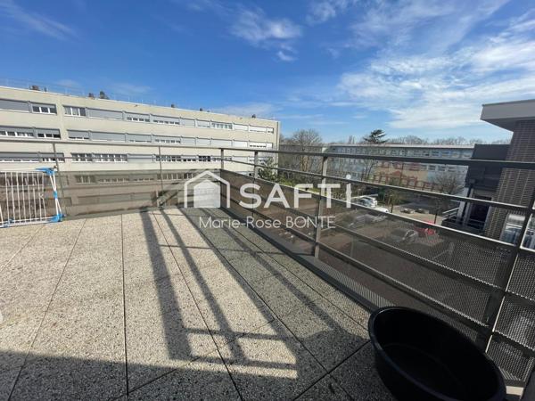 APPARTEMENT T4  -  76 M²  A  ATHIS-MONS - DPE C