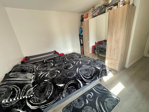 APPARTEMENT T4  -  76 M²  A  ATHIS-MONS - DPE C