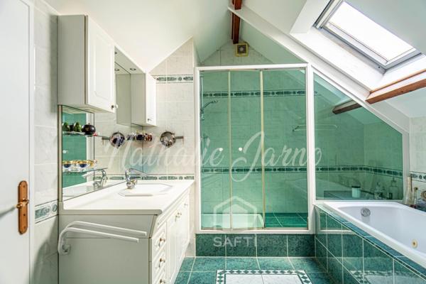 Meulière 1920 rénovée, confortable, vue rare