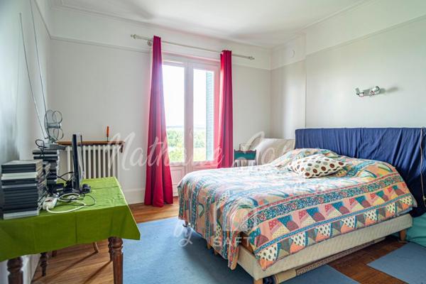 Meulière 1920 rénovée, confortable, vue rare