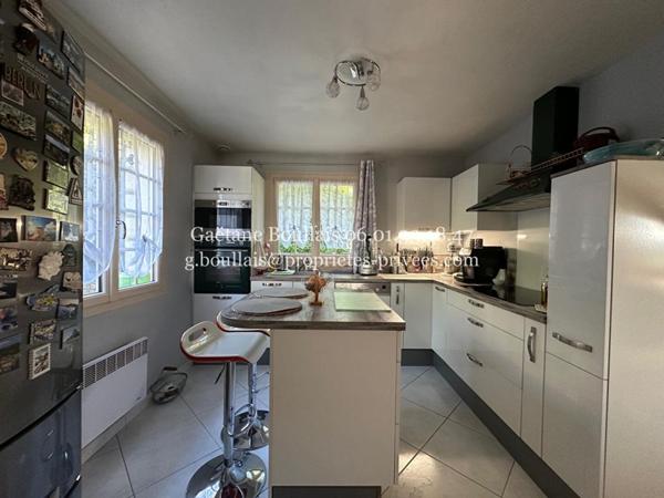 Maison proche BRIONNE 154.50 m2 4 chambres sous-sol piscine 294.000