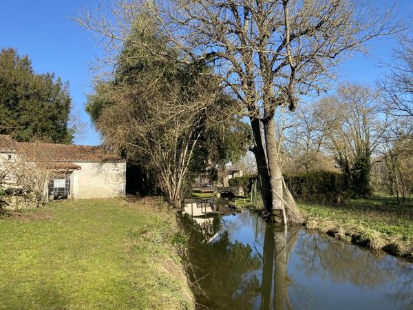 Ancien Moulin avec gîte et piscine