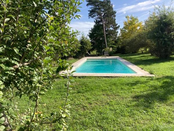 Ancien Moulin avec gîte et piscine
