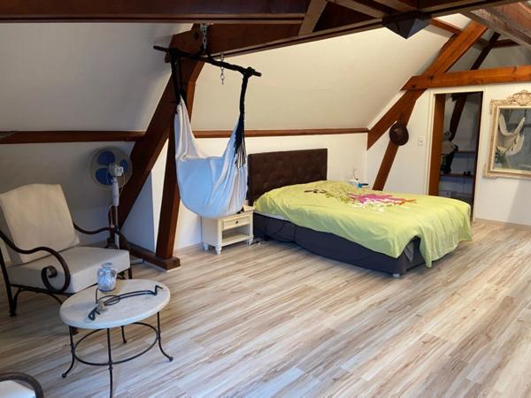 LUCON COEUR DE VILLE AGREABLE MAISON ART DECO 5 CHAMBRES AVEC PISCINE ET ANNEXES SUR 1296M² CLOS