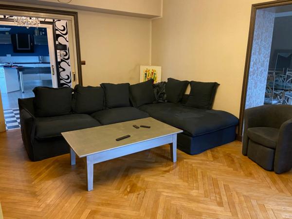 LUCON COEUR DE VILLE AGREABLE MAISON ART DECO 5 CHAMBRES AVEC PISCINE ET ANNEXES SUR 1296M² CLOS