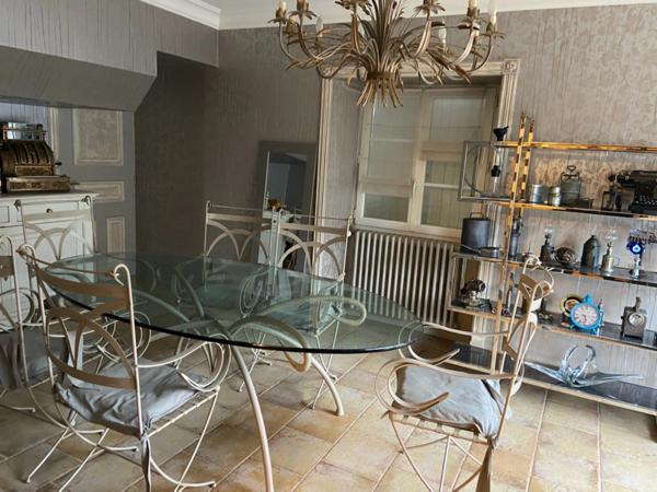 LUCON COEUR DE VILLE AGREABLE MAISON ART DECO 5 CHAMBRES AVEC PISCINE ET ANNEXES SUR 1296M² CLOS