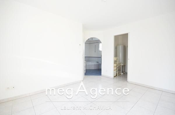 Maison à VILLENEUVE-LES-BEZIERS, 34420 - 6 pièces 175m²