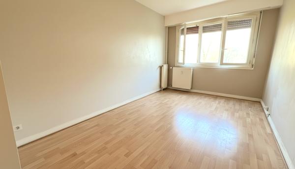 F3 agréable à vivre avec balcon, cave et stationnement