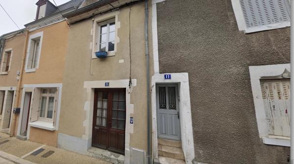 Maison de ville à rafraichir dans le centre de Le Blanc