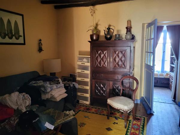 Maison de ville à rafraichir dans le centre de Le Blanc