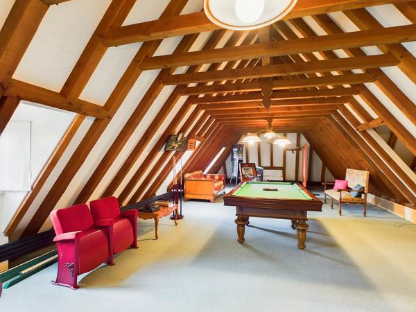 Manoir renové avec lac et pâturages