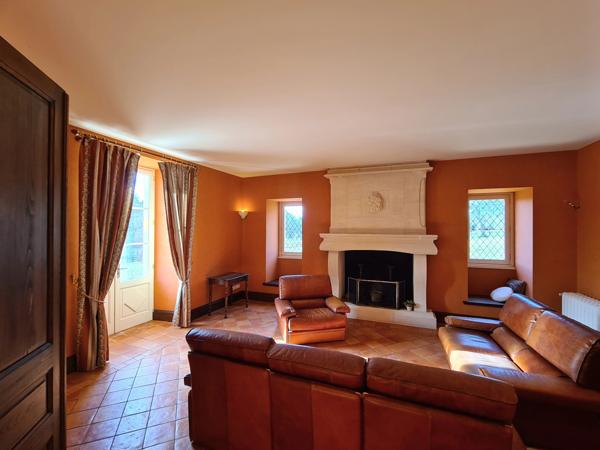 Manoir renové avec lac et pâturages