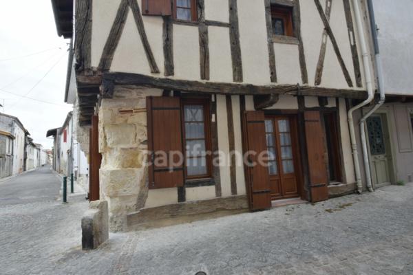 Maison de ville, 1 chambre à CASTELJALOUX (47)