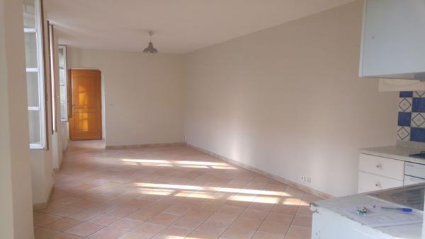Appartement 3 pièces d'environ 65 m² à louer à CARPENTRAS (84200).