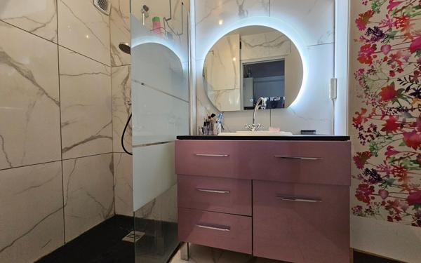 Appartement à vendre    3 pièces • 66,23 m2 Saint-Étienne