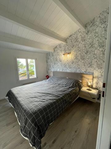 Dpt Charente Maritime (17), à vendre DOLUS D'OLERON maison P8 de 137,6 m² - Terrain de 368,00 m²