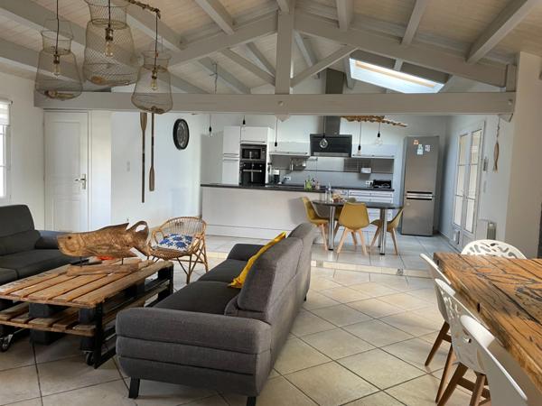 Dpt Charente Maritime (17), à vendre DOLUS D'OLERON maison P8 de 137,6 m² - Terrain de 368,00 m²