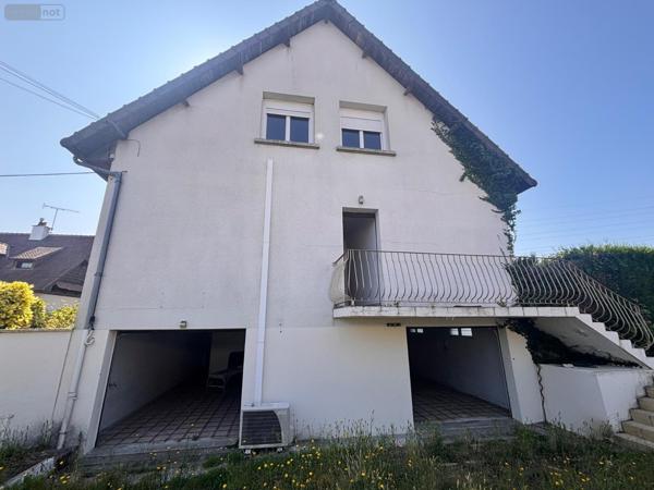 Maison à vendre à Changé dans la Sarthe (72560), ref : LMY/VAU