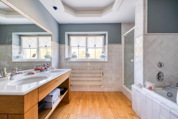 Maison d’exception, non mitoyenne, sur terrain arboré de plus de 1 800 m² avec piscine