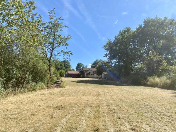 Une superbe propriété de campagne offrant espace, tranquillité et des vues