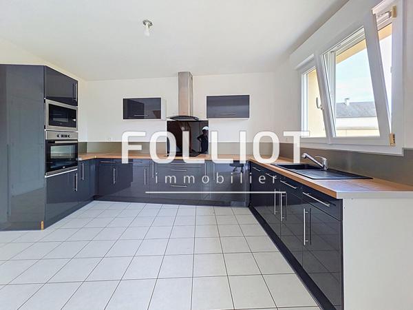 A VENDRE Maison 5 pièces à vendre à Bréhal - 50290 - Centre