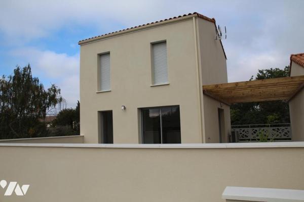 NIORT SECTEUR RECOUVRANCE/ROUSSILLE, PAVILLON DE TYPE 3 NEUF AVEC GRAND PATIO ET JARDINET