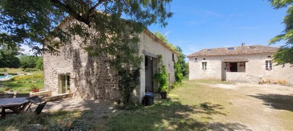 Propriété isolée avec 2 gîtes et piscine sur plus de 4 hectares
