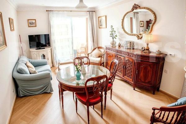 Appartement T3 – Résidence Le Phénicia – 66 m² traversant avec balcons – À deux pas du Vieux-Port