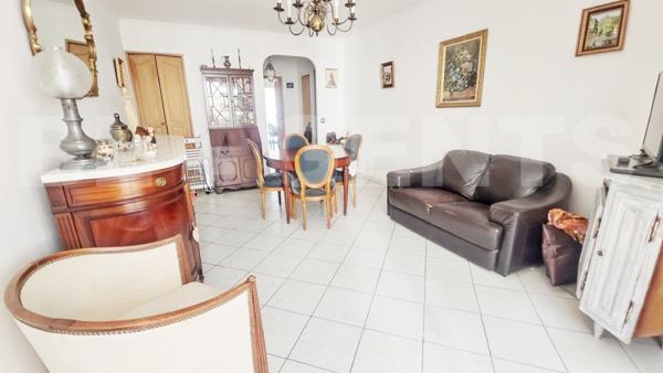 Appartement T3 – Résidence Le Phénicia – 66 m² traversant avec balcons – À deux pas du Vieux-Port