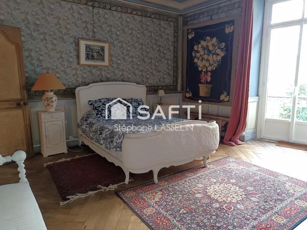 Magnifique maison de maitre en Pierre avec gite et local commercial