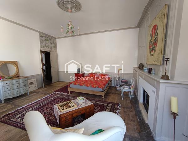 Magnifique maison de maitre en Pierre avec gite et local commercial