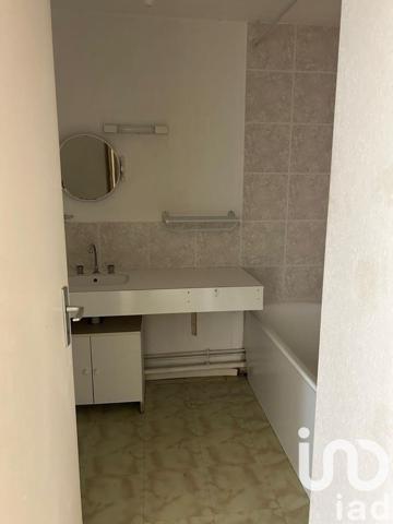 Appartement 2 pièces de 66 m² à Cholet (49300)