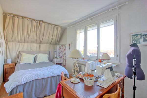 Maison Antony 6 chambres 158 m² indépendante, sous-sol total, 2 garages , terrasse et grand jardin