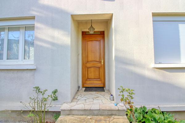 Maison Antony 6 chambres 158 m² indépendante, sous-sol total, 2 garages , terrasse et grand jardin