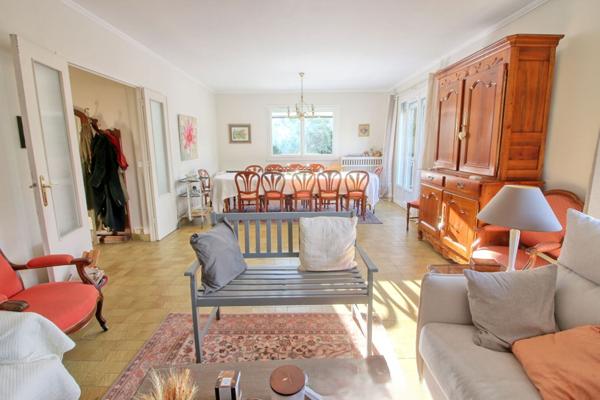 Maison Antony 6 chambres 158 m² indépendante, sous-sol total, 2 garages , terrasse et grand jardin