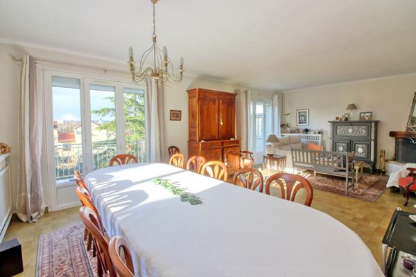 Maison Antony 6 chambres 158 m² indépendante, sous-sol total, 2 garages , terrasse et grand jardin