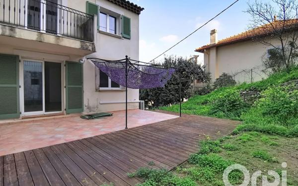 Maison à vendre    6 pièces •  Toulon