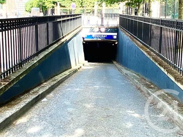 Parking à vendre  12 m 2   PARIS  - 75006