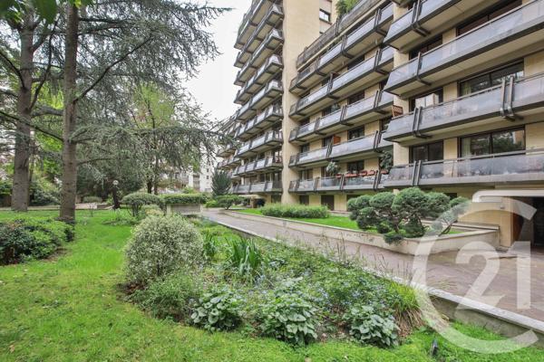 Appartement F4 à vendre  4 pièces - 94,17 m 2   PARIS  - 75016