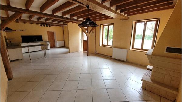 Fermette rénovée 190m², 4/5 ch, garage 71m² en cours / 2631m²