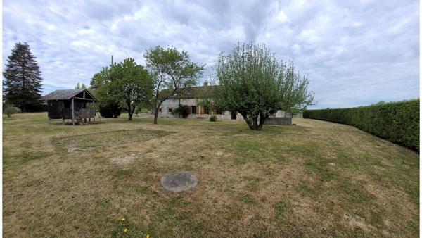 Fermette rénovée 190m², 4/5 ch, garage 71m² en cours / 2631m²