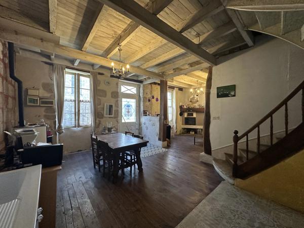 Charmante maison à fort potentiel – Près d'Eymet et de Bergerac