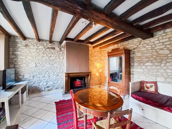 Maison 7 pièces à 12 minutes de Chars